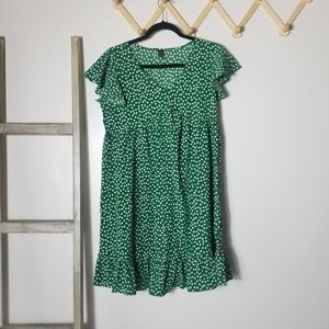 SHEIN GREEN WITH WHITE FLOWER FLOWY DRESS SIZE SMALL WITH FLUTTERED SLEEVES